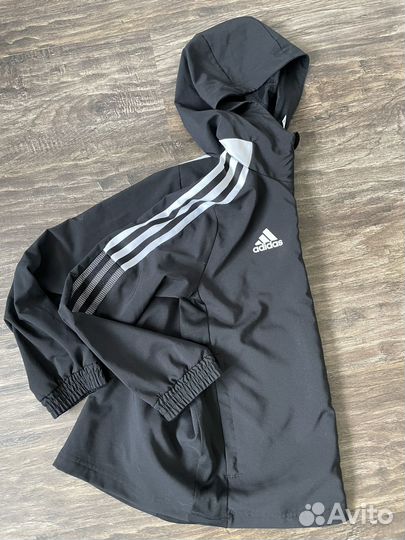 Ветровка на сетке adidas 7-8 лет