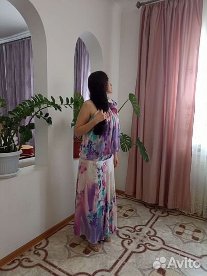 Костюм вечерний натур. шёлк 50-52 разм