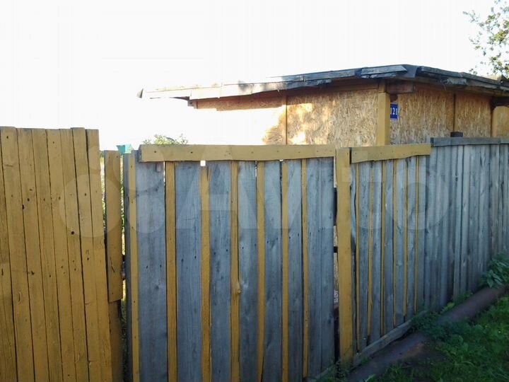 Дача 20 м² на участке 10 сот.