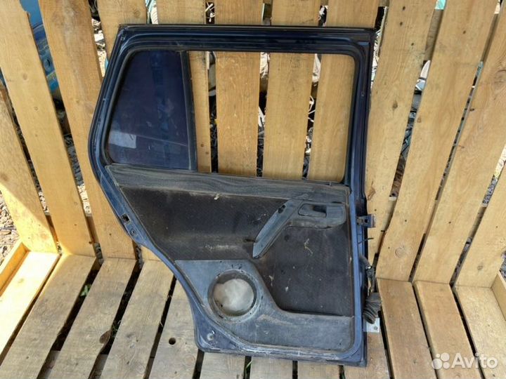 Дверь задняя левая Volkswagen Vento седан ABU 1993