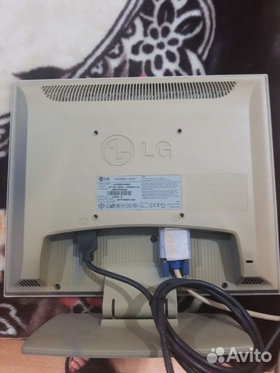 Монитор LG flatron l1515s