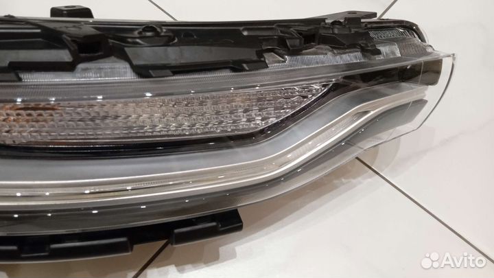 Фонарь фара правая Kia Soul 92208K0100