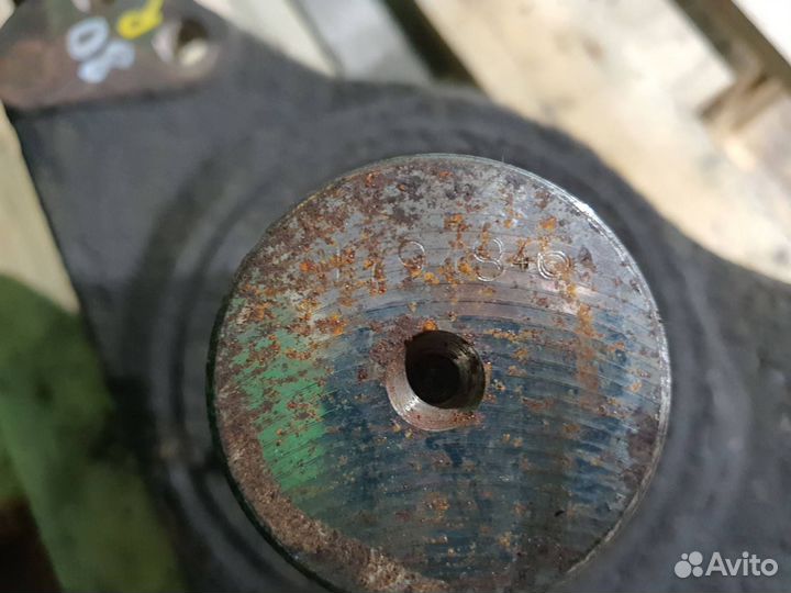 Кулак передний правый DAF XF 105 2010 1794846