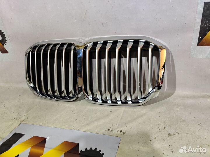 Бмв X7 G07 2018- Решетка радиатора 11715