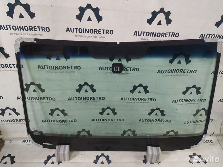 Стекло лобовое Volkswagen Caddy lll (04-15)