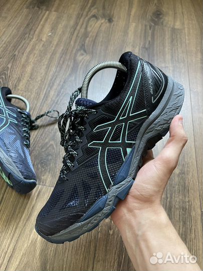 Кроссовки Asics размер 40,5 оригинал