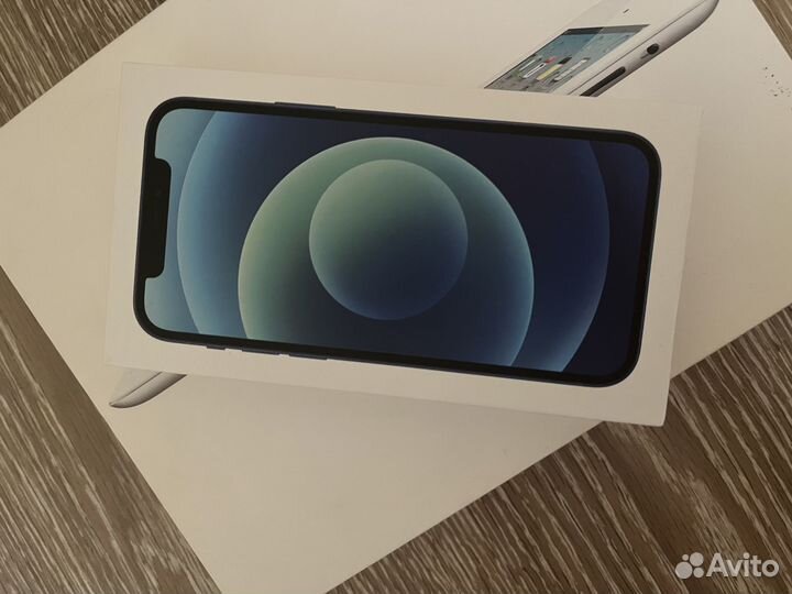 Коробка от iPhone 12
