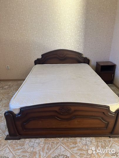 Спальный гарнитур