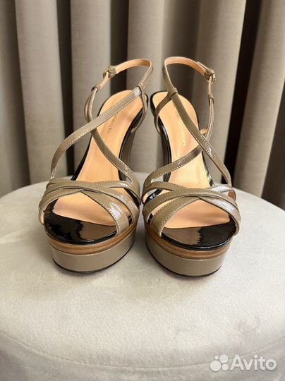 Босоножки женские