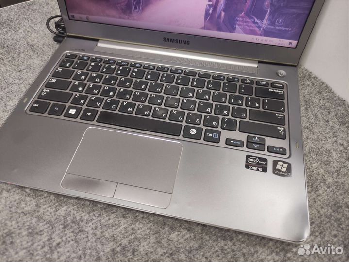 Тонкий ноутбук Samsung i5-3317U
