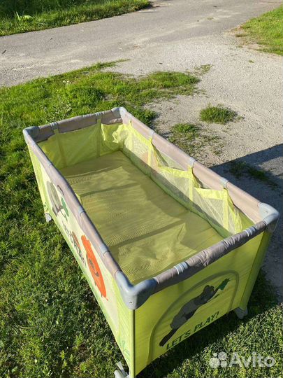 Манеж-кроватка детская складная с двумя уровнями