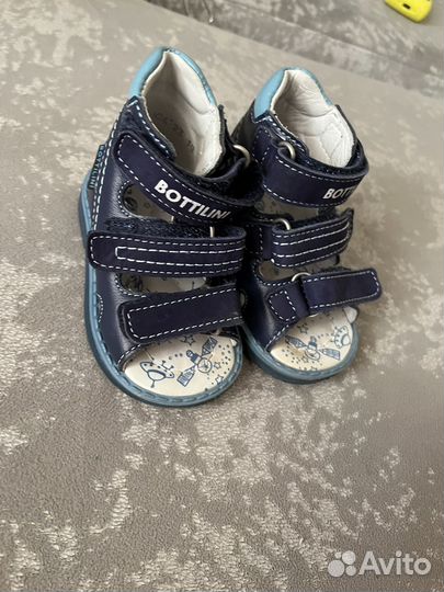 Продам сандали