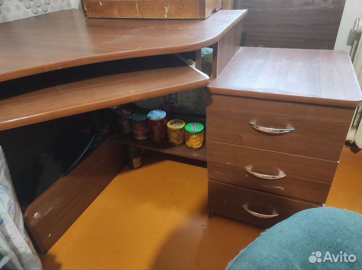 Компьютерный стол угловой