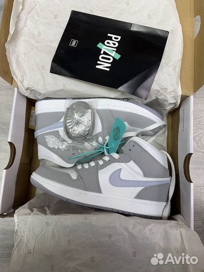 Nike Air Jordan 1 Mid Wolf Grey Aluminum