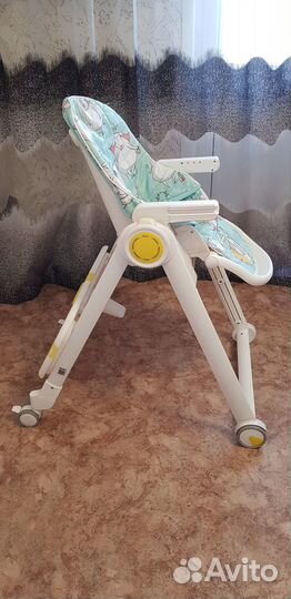 Детский стульчик для кормления Happy Baby Basic