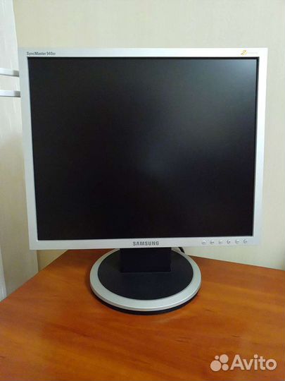 Монитор Samsung 940BF