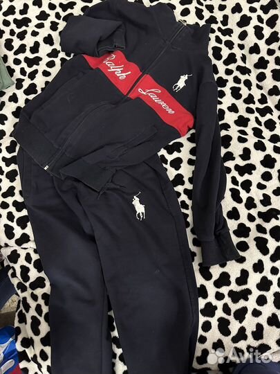 Костюм спортивный