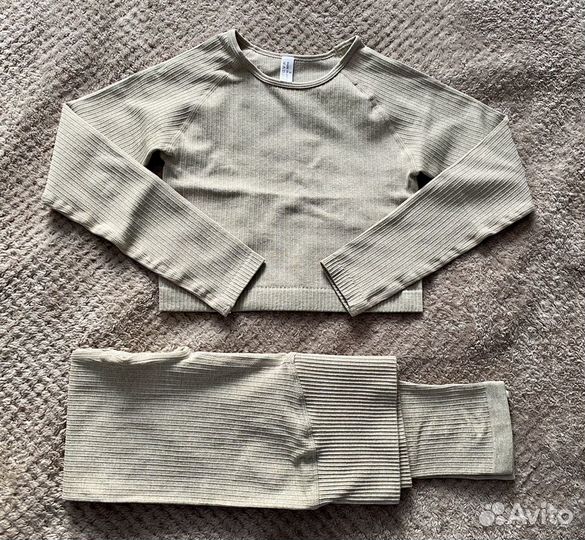 Новый бесшовный костюм для фитнеса