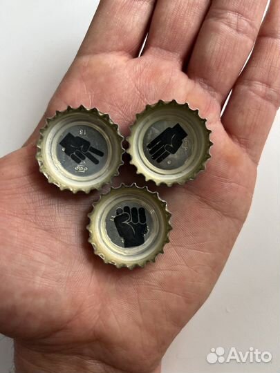 Микки маус, пивные крышки