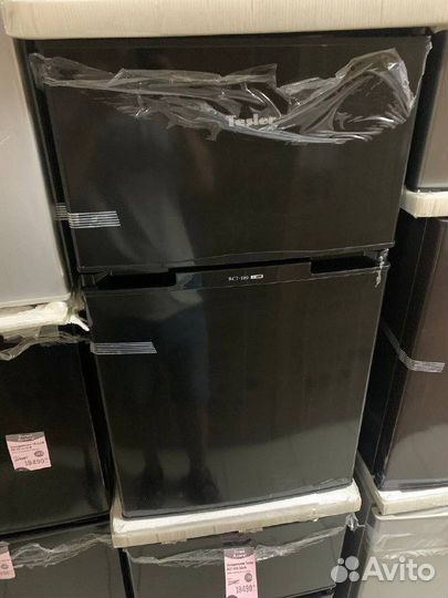 Холодильник Tesler RCT-100 black