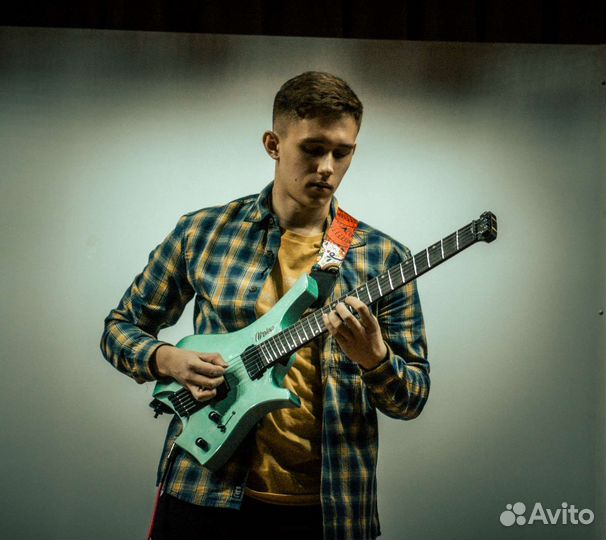 Преподаватель по электрогитаре/классической гитаре