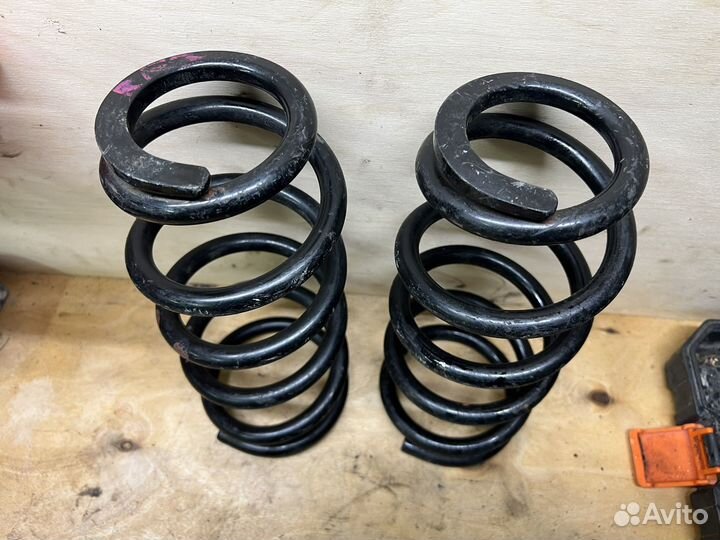 Задние пружины комплект Honda Stepwg RF3 RF7