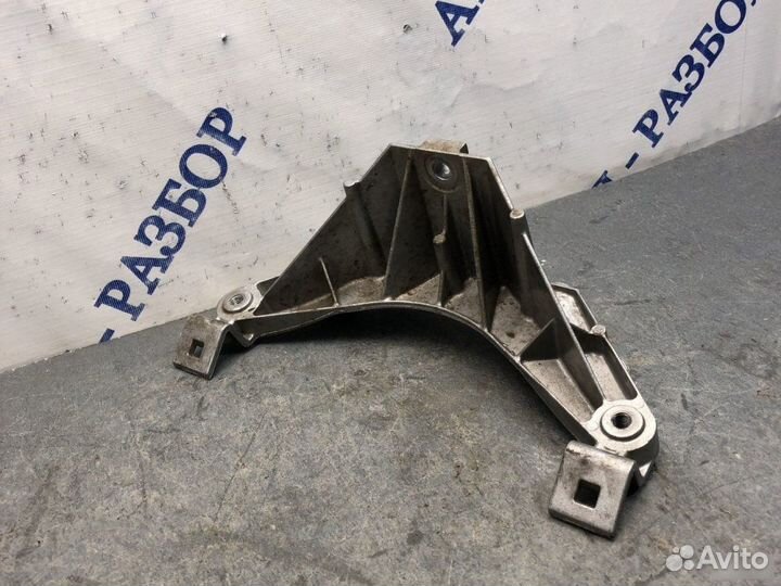 Кронштейн панели передний Bmw X6