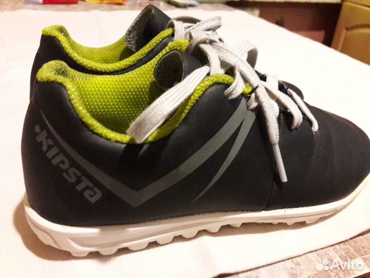 Футбольные бутсы для мальчика 6-8 лет