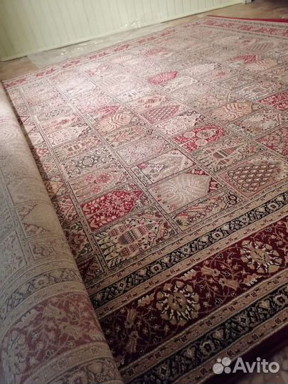 Ковер шерстяной новый