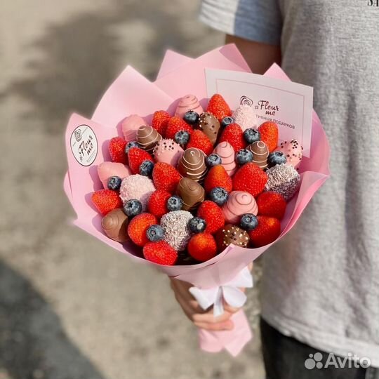 Букеты из свежей клубники в шоколаде