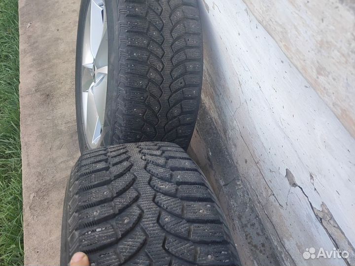 Bridgestone Blizzak Spike-01 225/65 R17