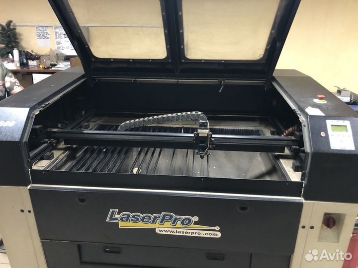 Продается лазерный резчик GCC X500