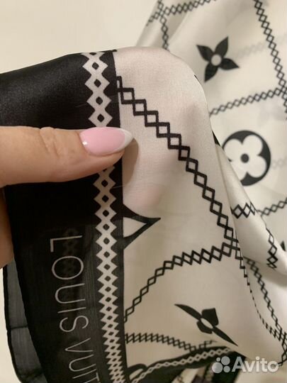 Палантин louis vuitton шелковый