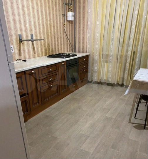 2-к. квартира, 60 м², 4/10 эт.