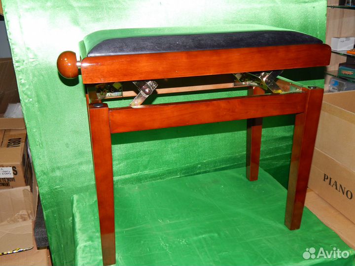 Банкетка для пианиста