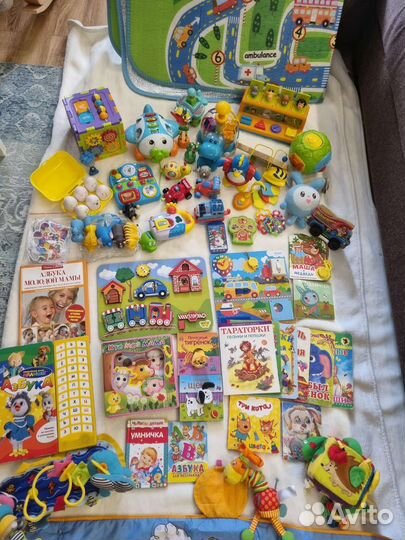 Развивающие игрушки для малышей пакетом