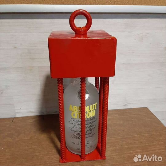 Клетка для бутылки с гайками Никогда не сдавайся