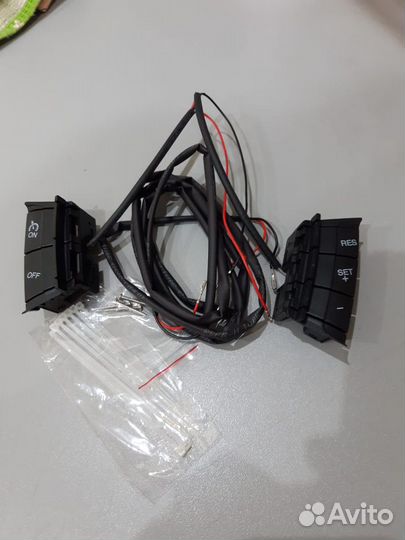 Кнопки Круиз-контроля Ford Focus 2 C-max