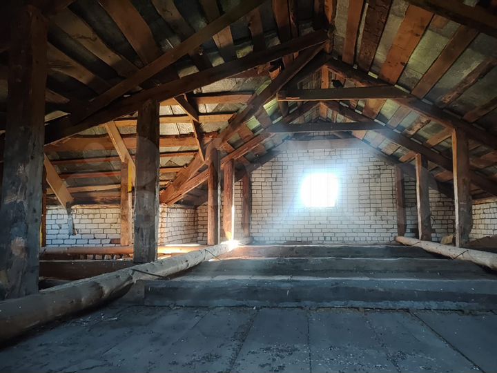 Дом 230,7 м² на участке 12 сот.