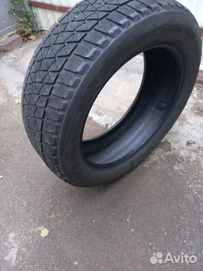 Bridgestone Blizzak DM-V2 235/55 R19