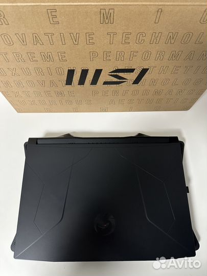 Ноутбук игровой MSI Bravo 15 C7VE-070XRU