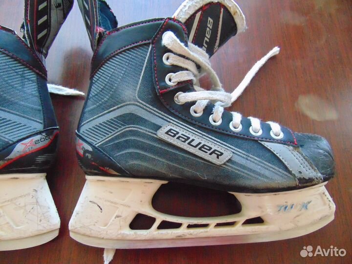 Продам хоккейные коньки