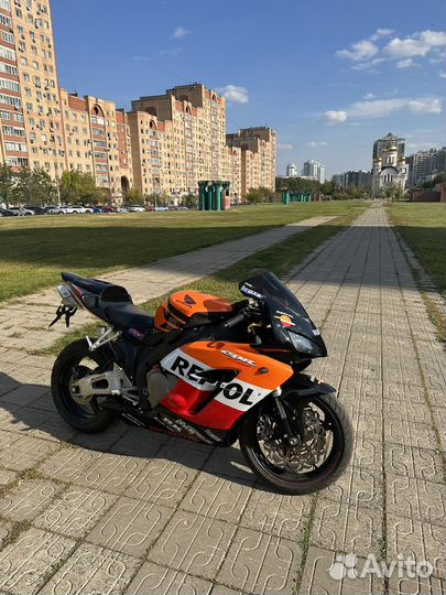 Honda cbr 1000rr