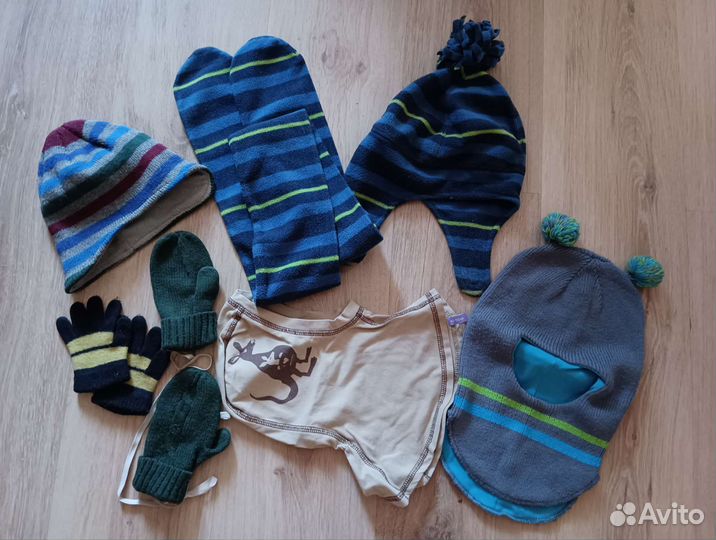 Шапка шлем шарф перчатки. на2-3 года