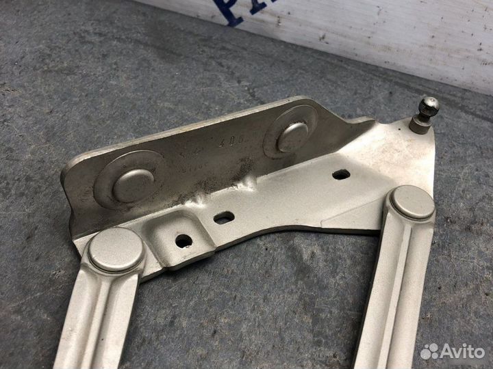 Петля багажника левая Renault Megane 2 2002-2006