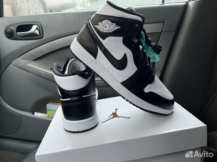Кроссовки nike air jordan 1 mid panda