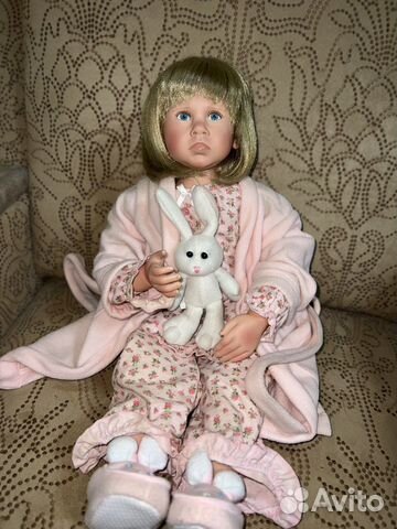 Виниловая кукла