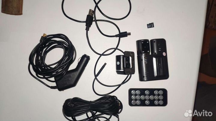 Видеорегистратор с двумя камерами