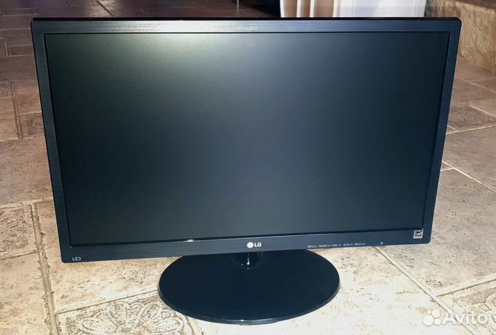 Монитор LG 22M38A в отличном состоянии