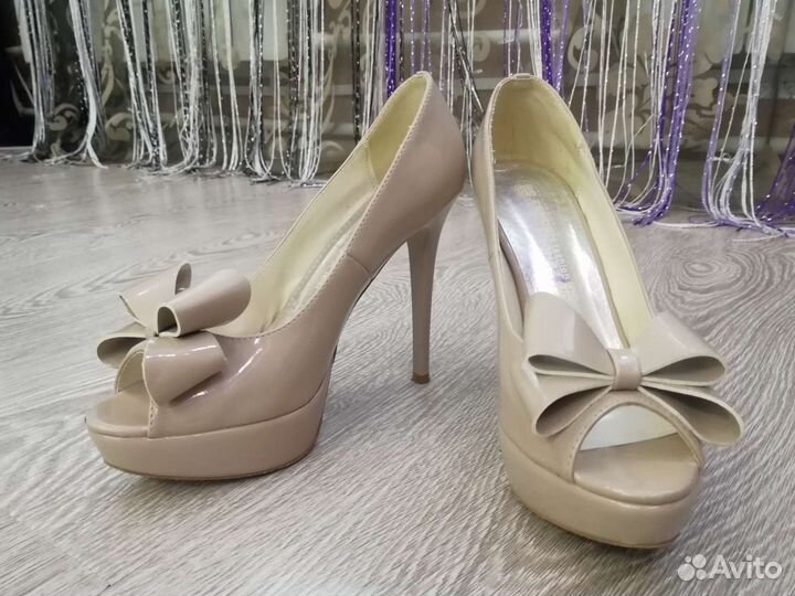 Туфли женские с открытым носом